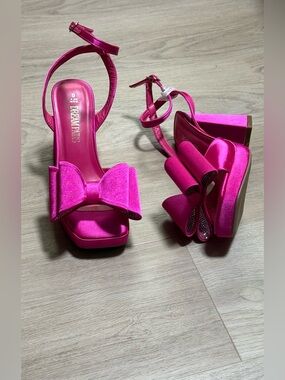 Dream Pairs Fuchsia Satin Bow Block Heel Sandals